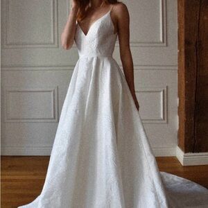 Chic Ivory Bridal Gown
